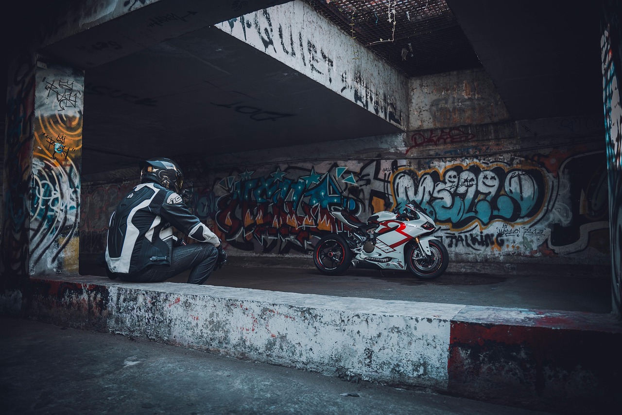 découvrez notre solution anti-graffiti efficace pour protéger vos surfaces des tags indésirables. gardez vos murs et espaces publics impeccables grâce à notre traitement spécialisé qui préserve l'esthétique tout en facilitant l'entretien.